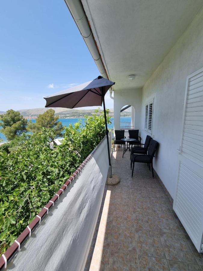 Apartment Mastrinka By The Sea -10M Trogir Kültér fotó